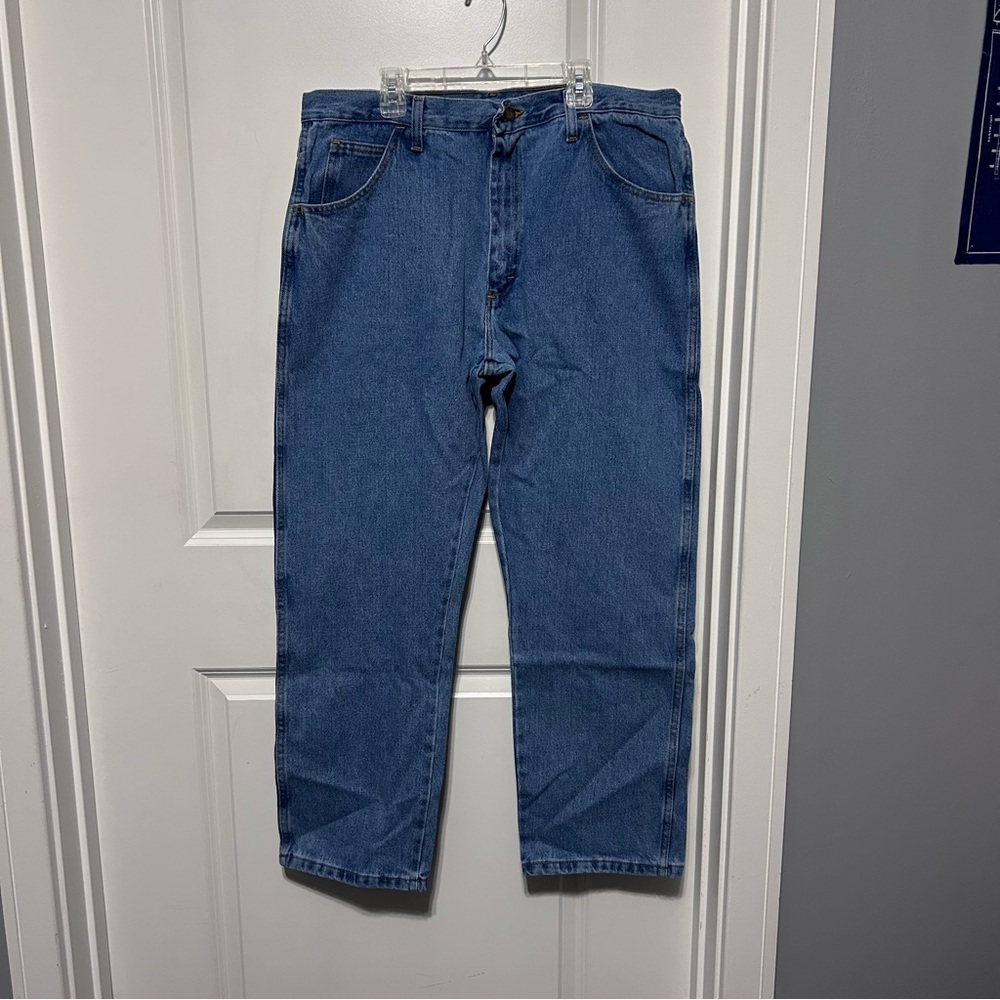 NWT Rustler Classic Regular Fit Straight Leg Light Wash Denim 38X30 Jeans